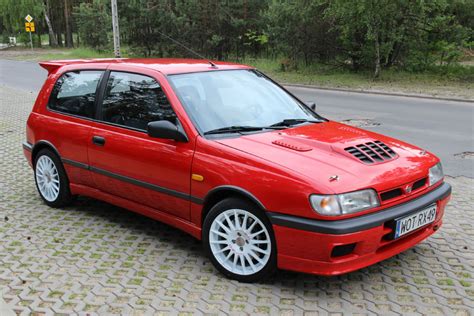Nissan Sunny GTi.